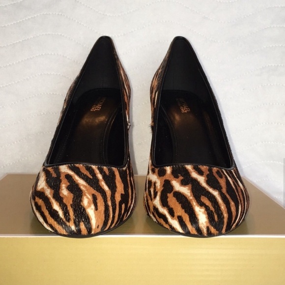 Michael Kors Pump Dark Camel Size 9 NWT - Picture 9 of 16